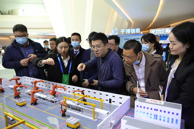 湖南聯(lián)通5G智慧科技亮相2020年世界計(jì)算機(jī)大會(huì)，引領(lǐng)信息科技新未來(lái)
